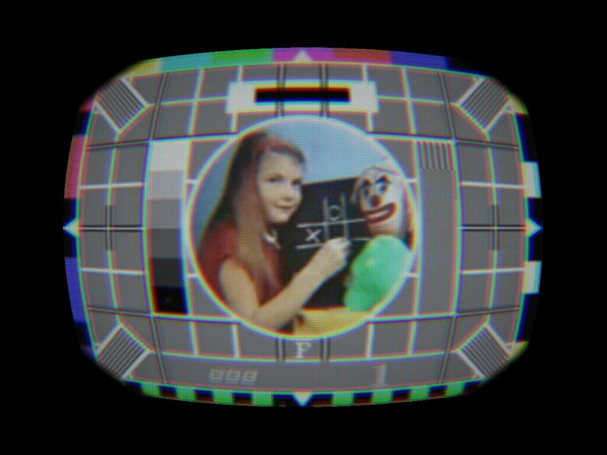 КВН-49 water magnifier — glycerol lens tank produces fishbowl barrel distortion and chromatic aberration